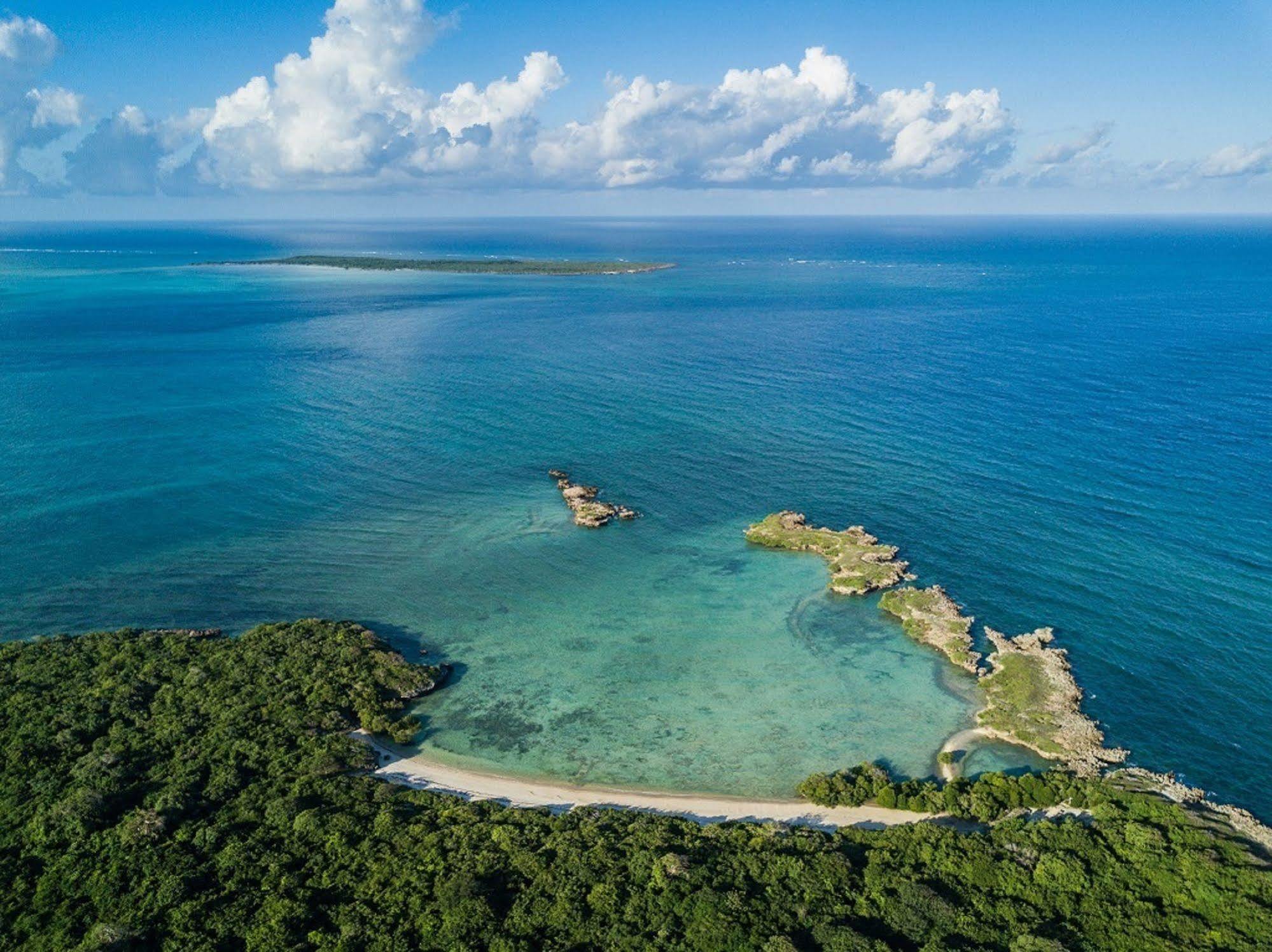 Azura Quilalea Island Hotell Exteriör bild
