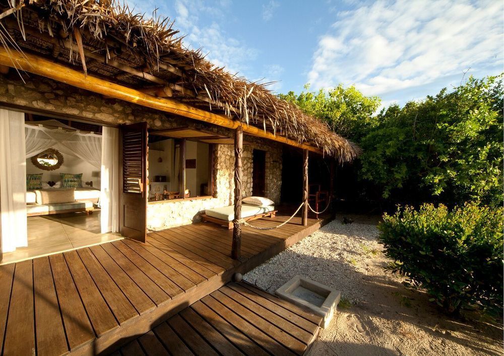 Azura Quilalea Island Hotell Exteriör bild